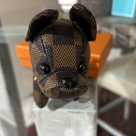 LAST CHANCE 🏝️Absolutely adorable LV french bull dog key chain /bag charm - Picture 1 of 3